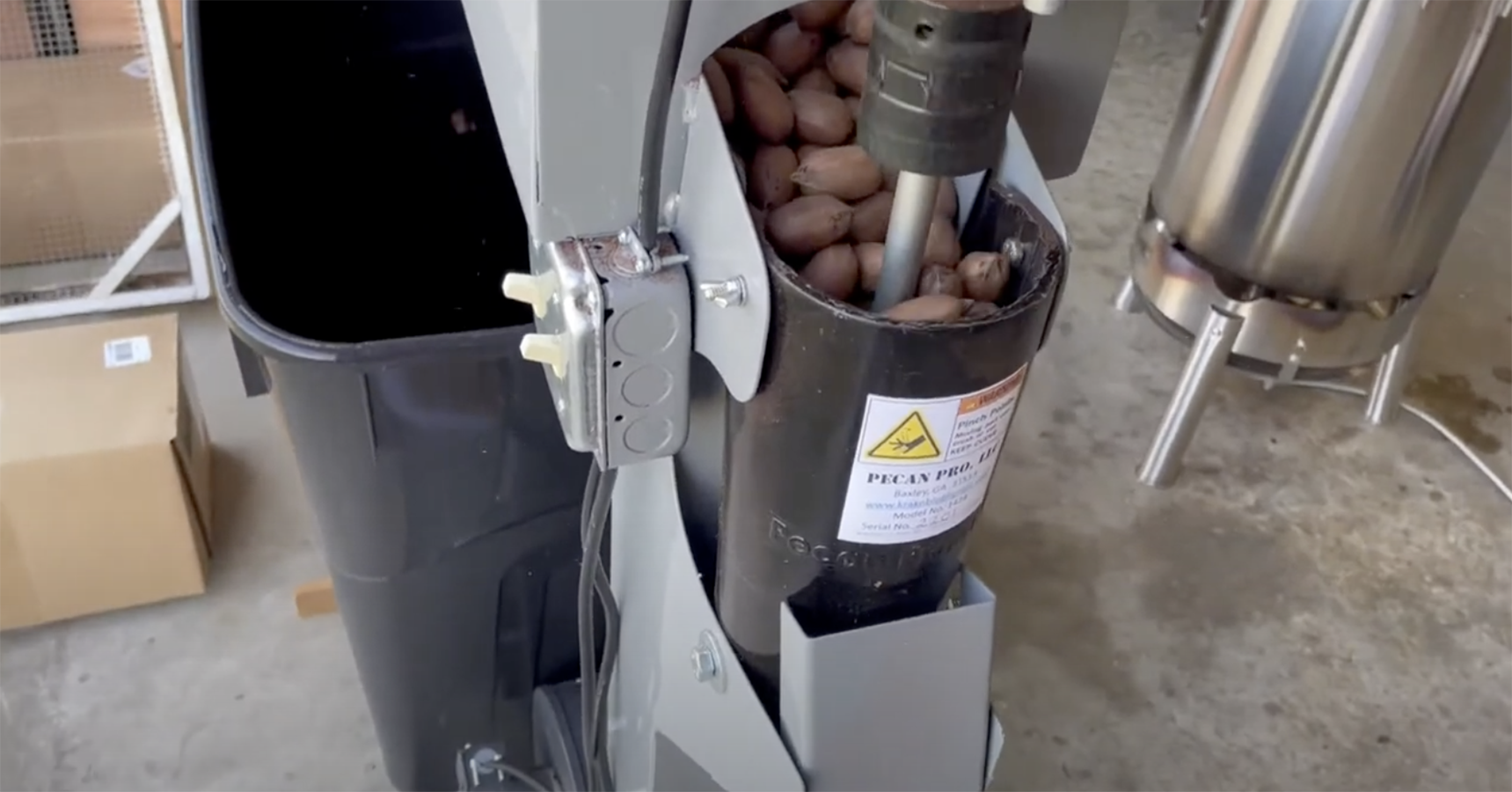 Pecan processing machine