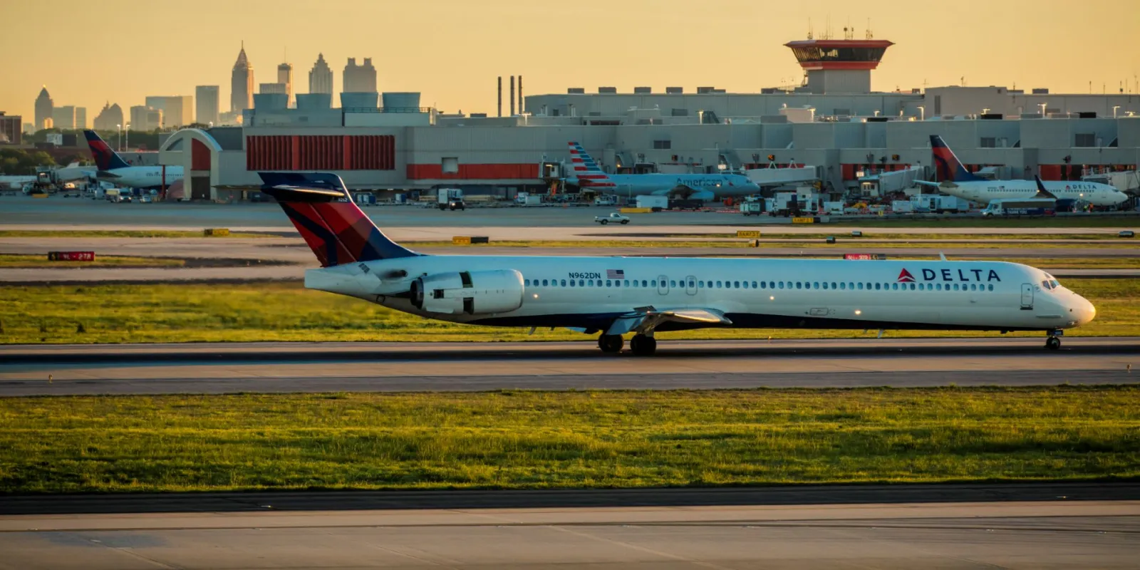 A Delta plane at Hartsfield–Jackson Atlanta International Airport