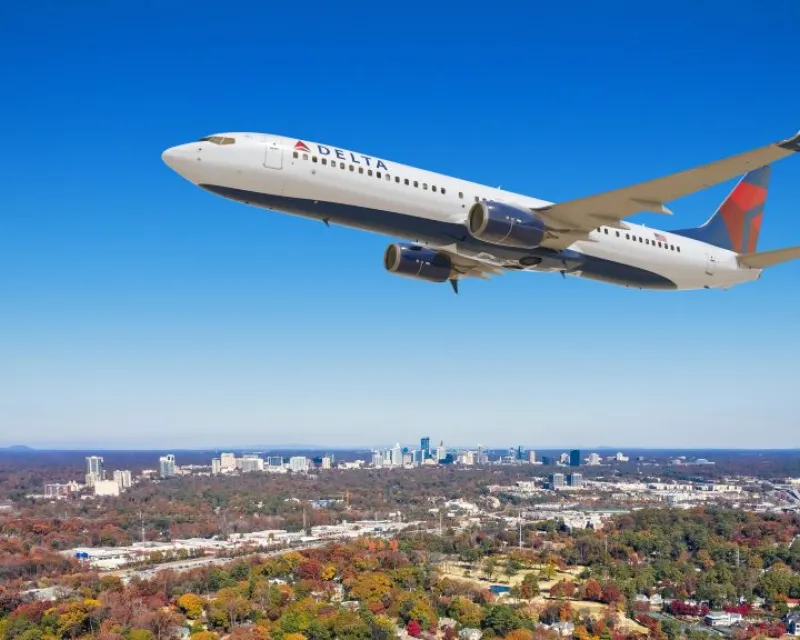 Boeing 737 in flight over Atlanta