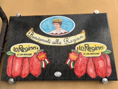 La Regina sign