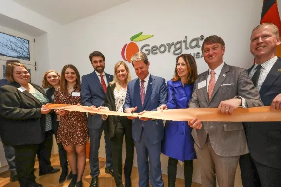 Governor Kemp, First Lady, Commissioner Wilson and others cut ribbon